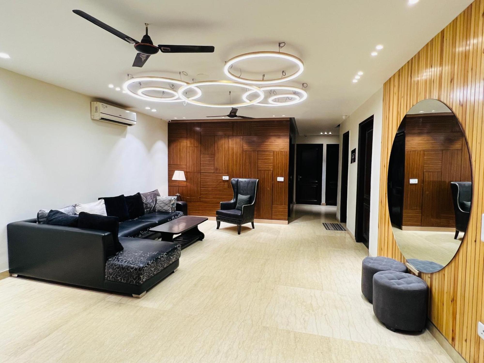 Room In Airb&B New Delhi - Divine Inn Service Apartments Exterior photo